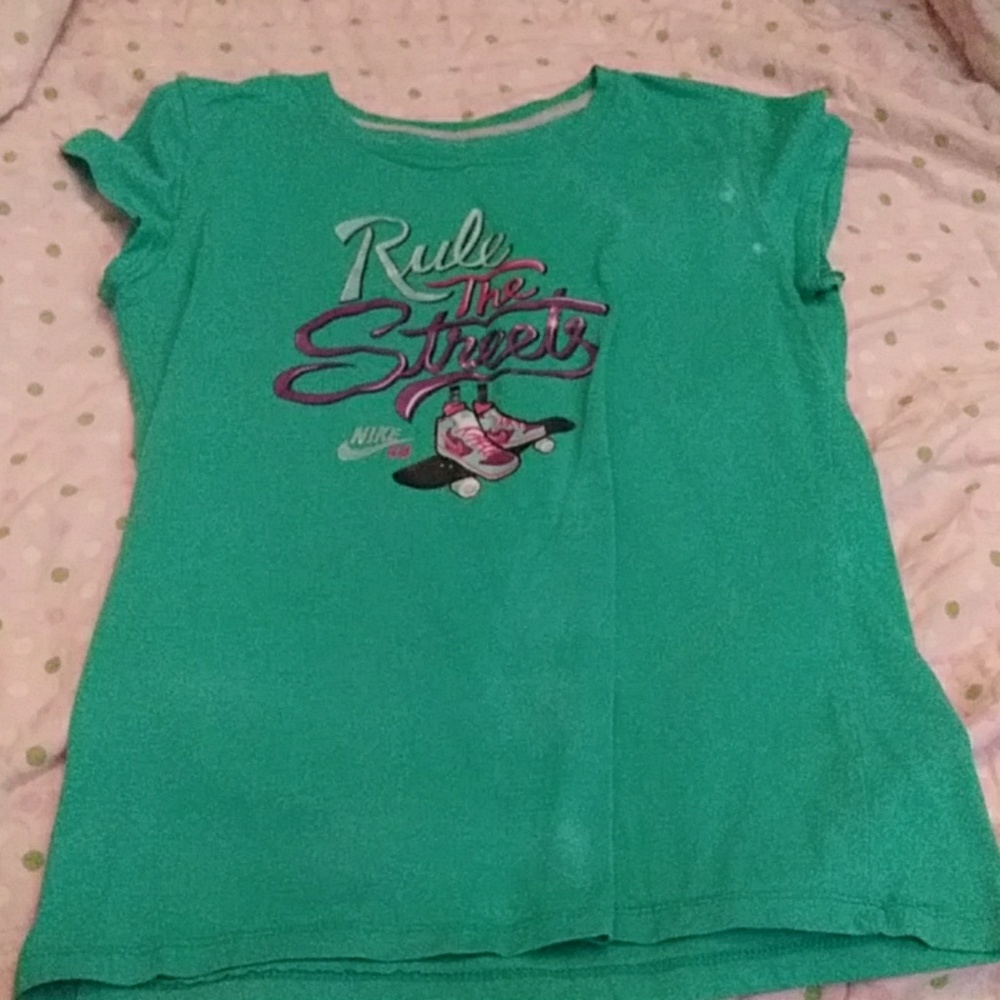 Girls nike shirt